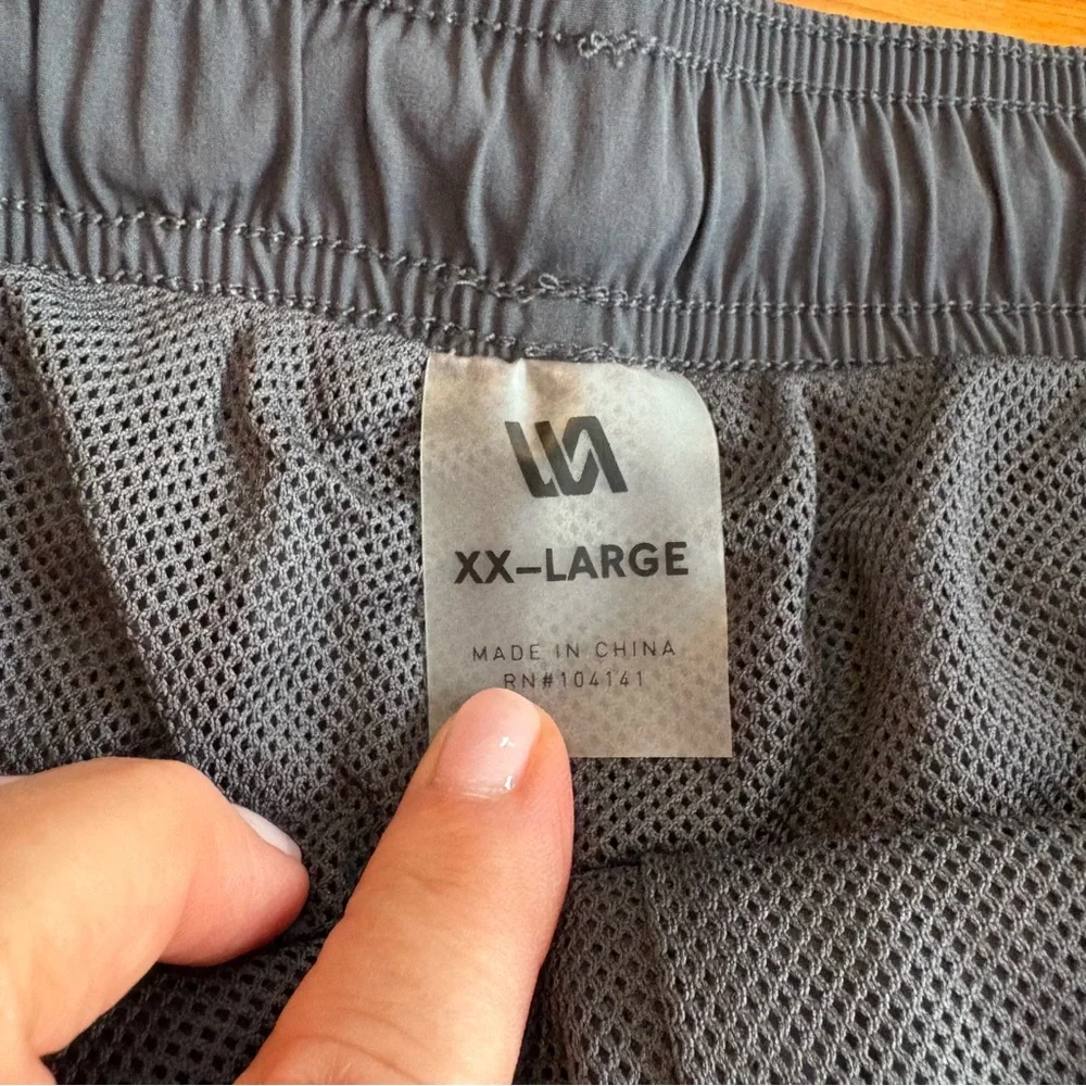 NWT‎ VRST Men's Athletic Shorts in Gray drawstring zip pocket lined 2X new